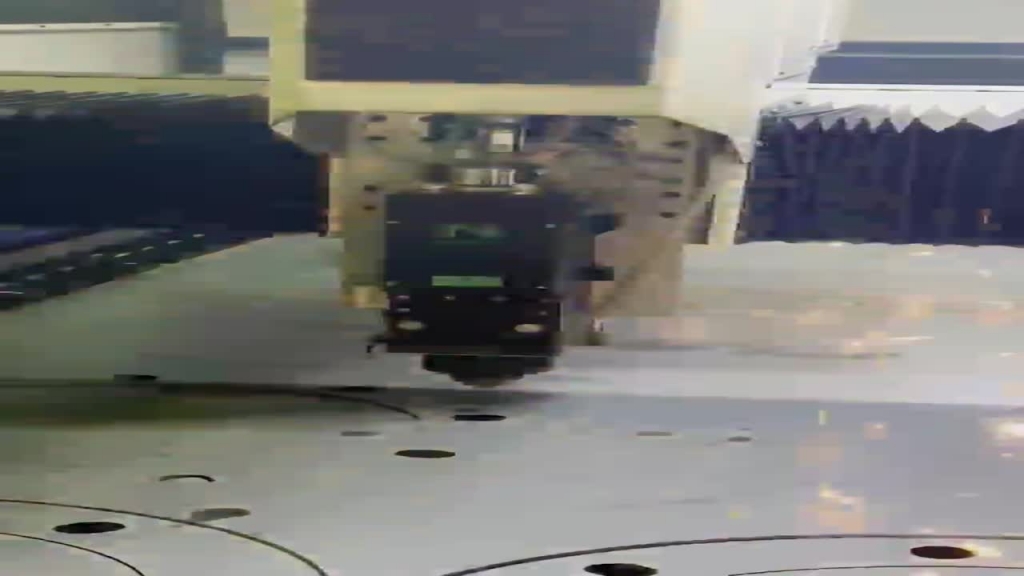 파이버 레이저 머신 - 4020 SPCC 12T O2가공